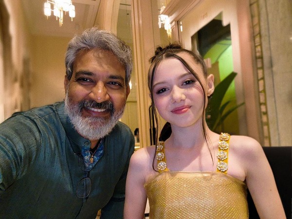 SS Rajamouli and Violet McGraw (Image source: Twitter)