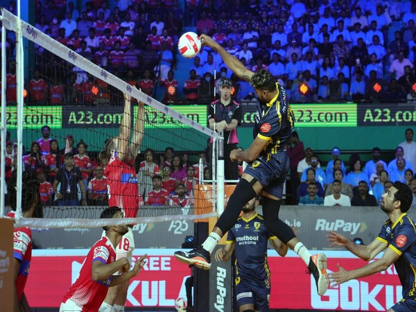 Kochi Blue Spikers and Calicut Heroes in action during Prime Volleyball League (Image: PVL)