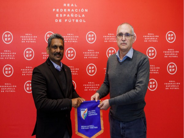AIFF Secretary Prabhakaran with Andreu Camps (Photo: AIFF Media)