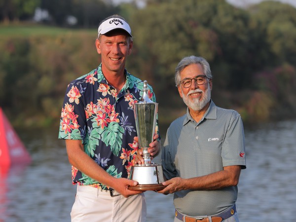Marcel Siem lifting Indian Open trophy (Image: IGU)