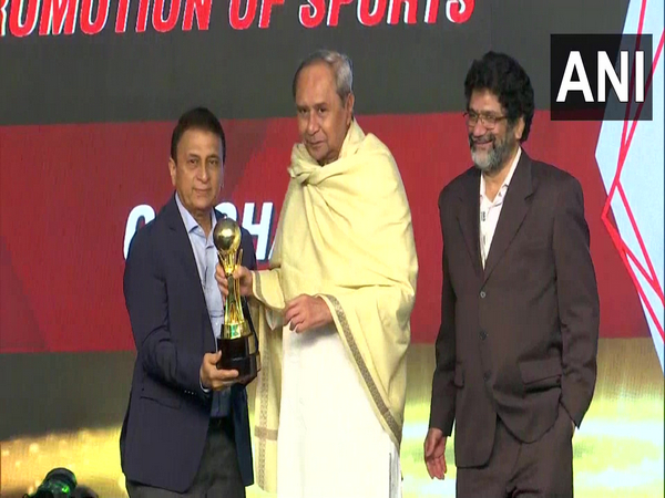 CM Patnaik received the award from the legendary cricketer Sunil Gavaskar