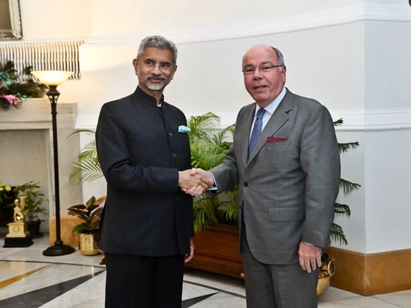 External Affairs Minister S Jaishankar met his Brazilian counterpart Mauro Vieira (Image Credit: Twitter/@DrSJaishankar)
