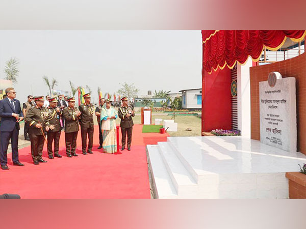 Bangladesh PM Sheikh Hasina inaugurates Bir Muktijoddha Abdul Hamid Cantonment (Source: Twitter/@DefenseDtb)