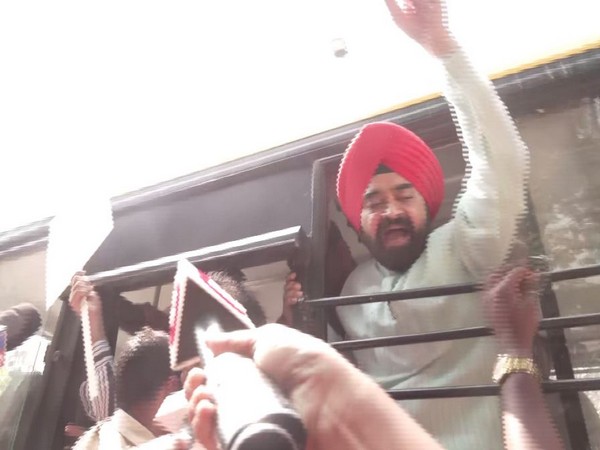 Mumbai Police detains Congress leader Charan Singh Sapra  protesting over Hindenburg-Adani row (Photo/ANI)