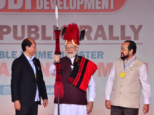 (From Left) Nagaland CM Neiphiu Rio, PM Modi, Nagaland DY CM Patton (Photo/ANI)