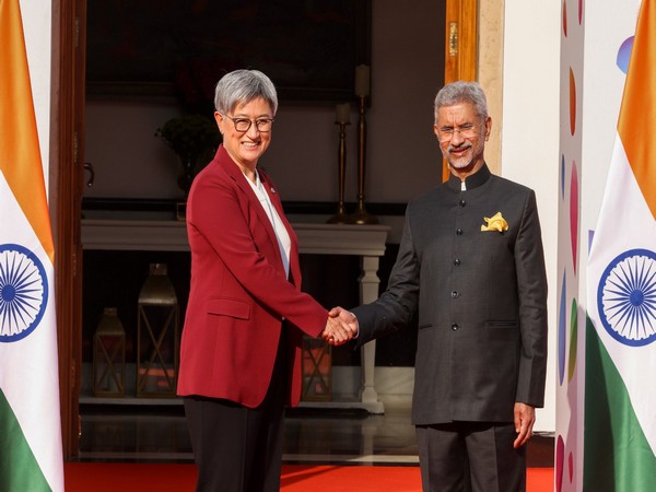 Australian Minister for Foreign Affairs, Senator Penny Wong meeting Indian External Affairs Minister S Jaishankar at G20 meet, New Delhi on Thursday. (Image Source: Twitter)