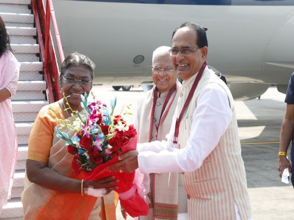 MP Governor Mangubhai Patel and CM Shivraj Singh Chouhan welcomed President Droupadi Murmu in Bhopal on Friday (Photo/ANI)