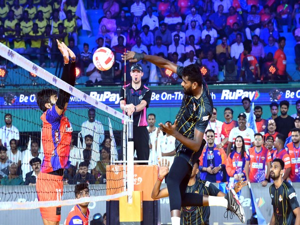 Kolkata Thunderbolts in action against Ahmedabad Defenders during Prime Volleyball League season 2 (Image: PVL)