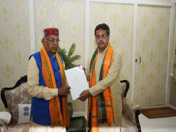 Tripura Chief Minister Manik Saha submits his resignation to Tripura Governor (Photo: Prof.(Dr.) Manik Saha Twitter)