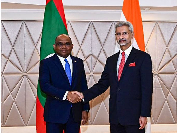 EAM S Jaishankar with Maldives Foreign Minister Abdulla Shahida (Source: Twitter/@DrSJaishankar)