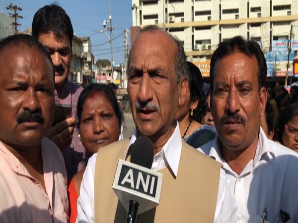 MP Congress in charge J P Agarwal talking to ANI (Photo/ANI)