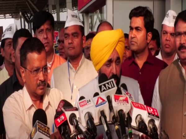 Delhi Chief Minister Arvind Kejriwal (left) and Punjab Chief Minister Bhagwant Singh Mann (Right) (Photo/ANI) 