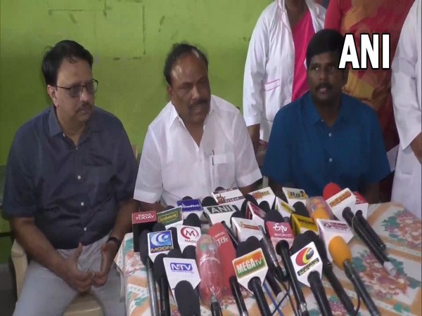 Tamil Nadu Minister for Labour Welfare and Skill Development CV Ganesan (Photo:ANI)