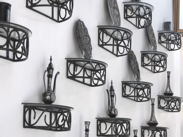  Biriware,a metal handicarft used to make ornament boxes and other items (Photo/ANI)
