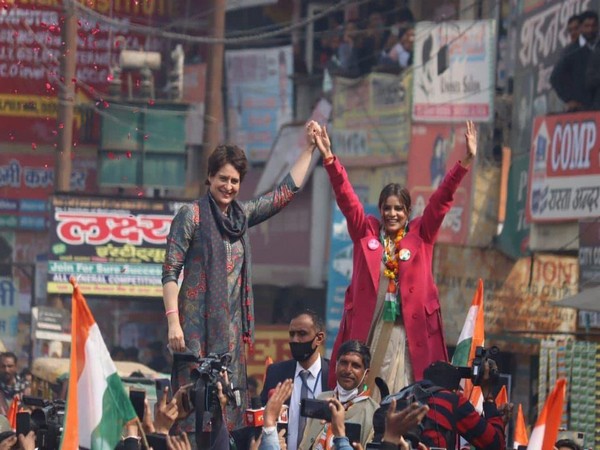 Congress leader Priyanka Gandhi Vadra and Archana Gautam (Photo: Archana Gautam Facebook)