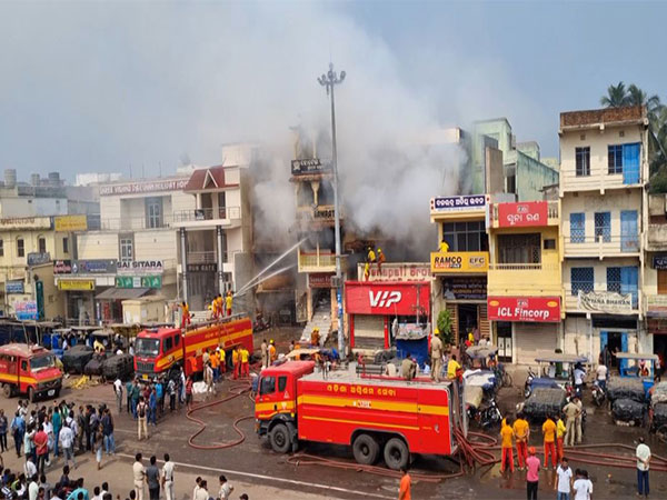 Fire breaks out at Laxmi Market Complex in Puri