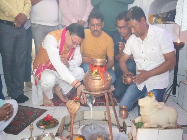 CM Dhami offers prayers at Vankhandi Mahadev Temple (Photo/ANI)