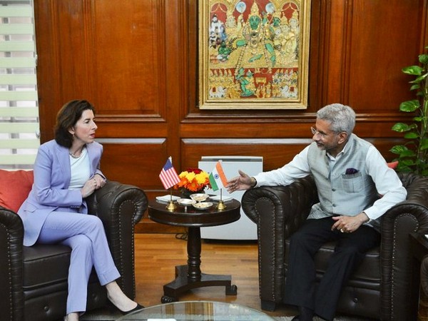 US Secretary of Commerce Gina Raimondo with External Affairs Minister S Jaishankar (Image Credit: Twitter/@SJaishankar)