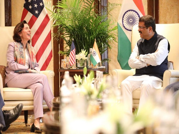 Union Minister of Education Dharmendra Pradhan, US Secretary of Commerce Gina Raimondo (Image Credit: Twitter/@dpradhanbjp)