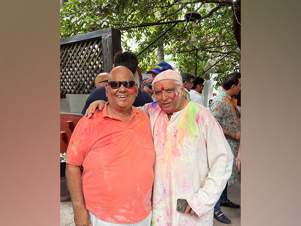 Javed Akhtar with Satish Kaushik. (Image source: Instagram)