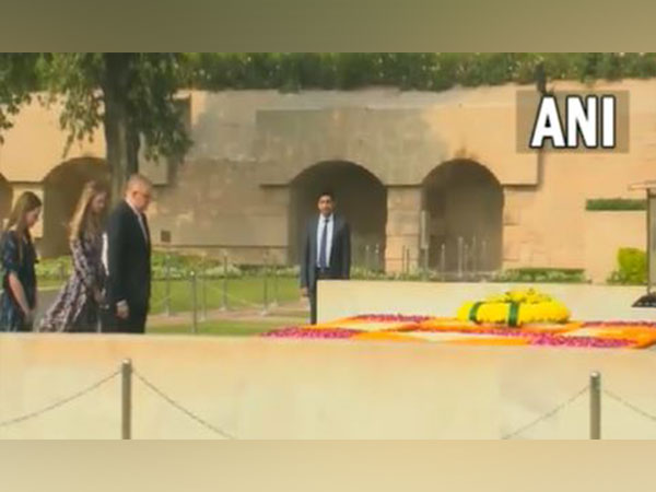 Australian PM Anthony Albanese pays tribute to Mahatma Gandhi at Rajghat in Delhi (Photo/ANI)