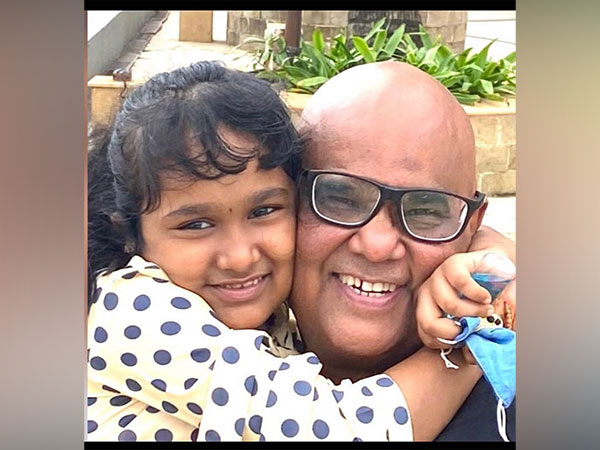 Vanshika with her late father Satish Kaushik. (Image Source: Instagram)