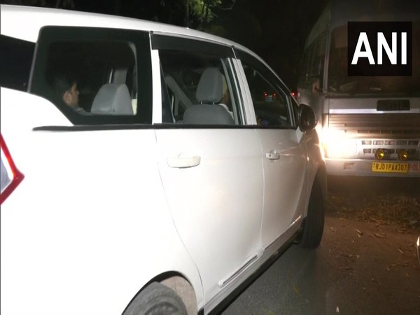 ED team leaves after raiding  RJD leader Tejashwi Yadav's residence in lands-for-jobs-scam case (Photo/ANI)