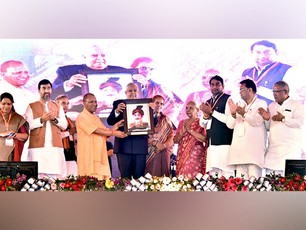 The statue of Dhan Singh Gurjar was unveiled in Meerut (Photo/CMO)