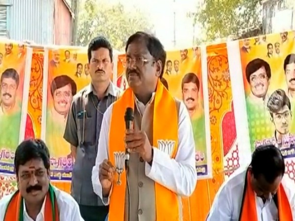 Bharatiya Janata Party leader and former MP Vivek Venkataswamy (Photo:ANI)