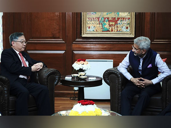 EAM Jaishankar with Singapore's Minister of Trade and Industry Gan Kim Yong (Source: Twitter/@DrSJaishankar)