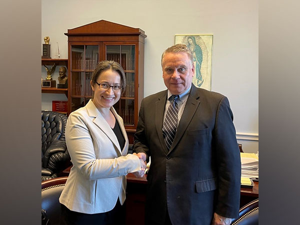 US lawmaker Chris Smith with Taipei Representative to the US Hsiao Bi-khim (Image Credit: Smith's site)