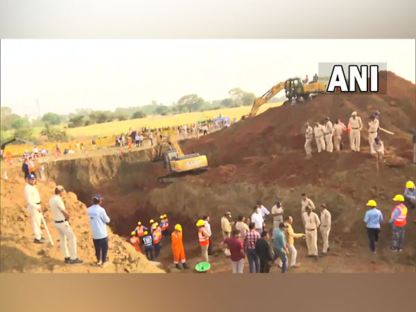 Operations to rescue seven-year-old who fell into 60-feet borwell underway in MP. (Photo/ANI)