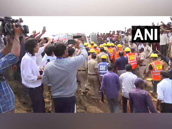 Child being taken out of the 60-feet borewell in MP