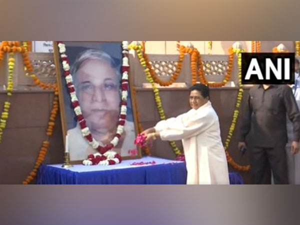 BSP chief Mayawati pays tribute to Kanshi Ram (Photo/ANI)