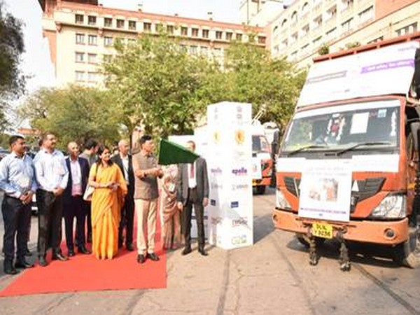 Dr Mansukh Mandaviya flags off 75 trucks for countrywide awareness drive (PIB)