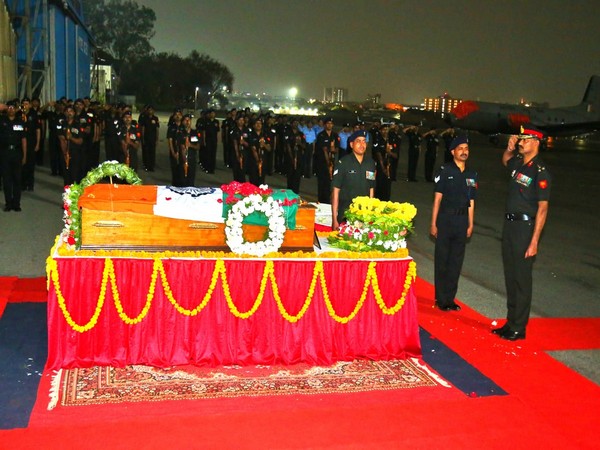 Lt Col VVB Reddy's mortal remains paid full military honours at Hyderabad. (Photo/ANI)