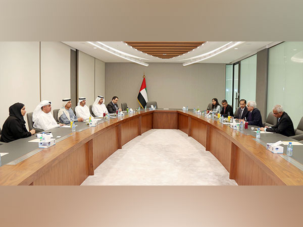The officials of both central banks during the signing of MoU in Abu Dhabi (Photo/@IndembAbuDhabi)  