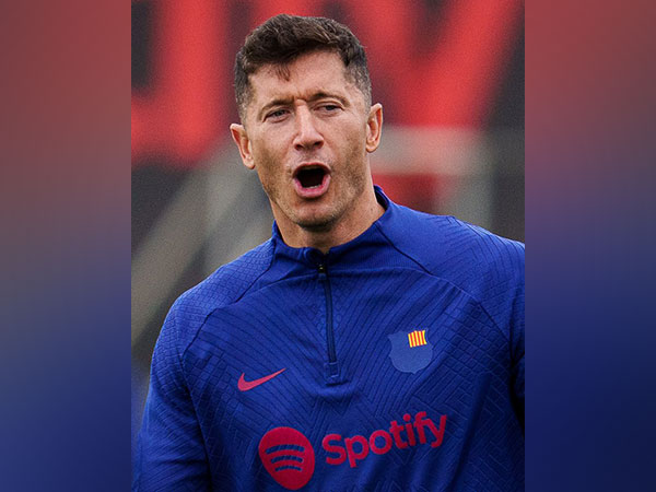 Robert Lewandowski in training (Photo: Twitter/FCBarcelona)