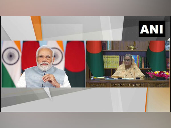 Prime Minister Narendra Modi and Bangladesh PM Sheikh Hasina at the inauguration of the India-Bangladesh Friendship Pipeline (Photo:ANI)