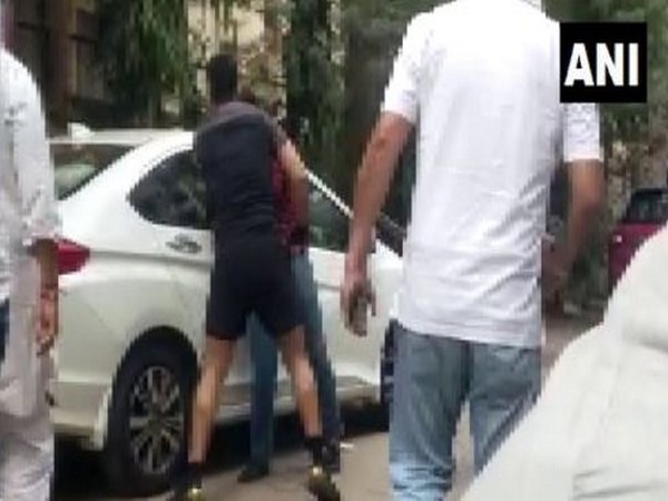 Delivery boy beaten up by an unknown person seen in Delhi (Photo/ANI)