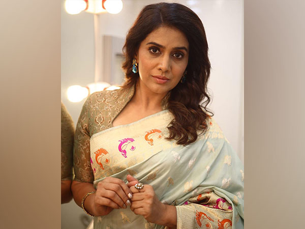 Sonali Kulkarni (Image source: Instagram)