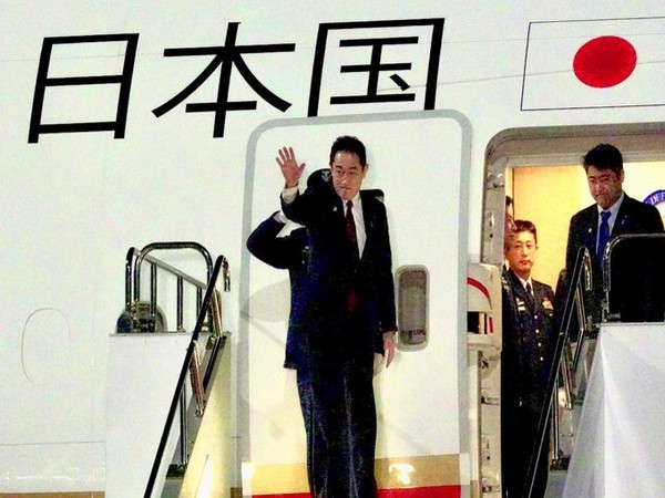 Japanese PM Fumio Kishida leaves for India (Image Credit: Twitter/@kishida230)