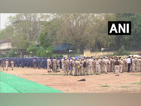 Security personnel at Ramlila Ground (Photo/ANI)
