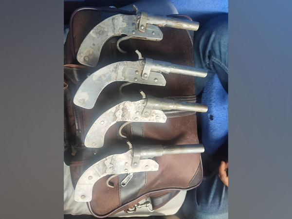 Pipe guns recovered from the arrested person in Malda (Photo/ANI)