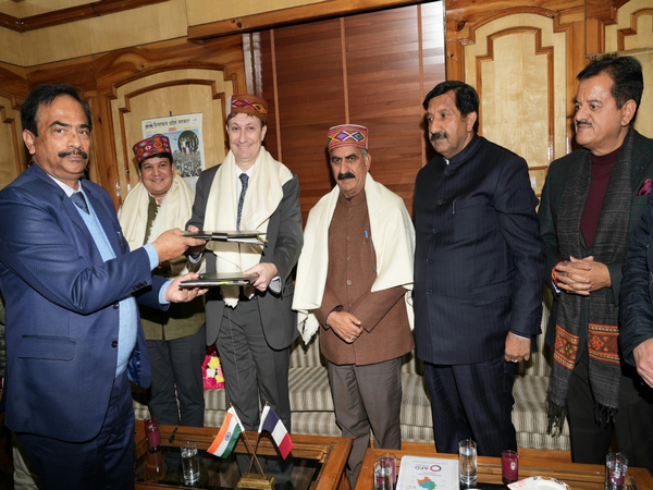 Himachal Pradesh Chief Minister Sukhvinder Singh Sukhu with French Development Agency Agence Francaise de Development (Photo/ANI)
