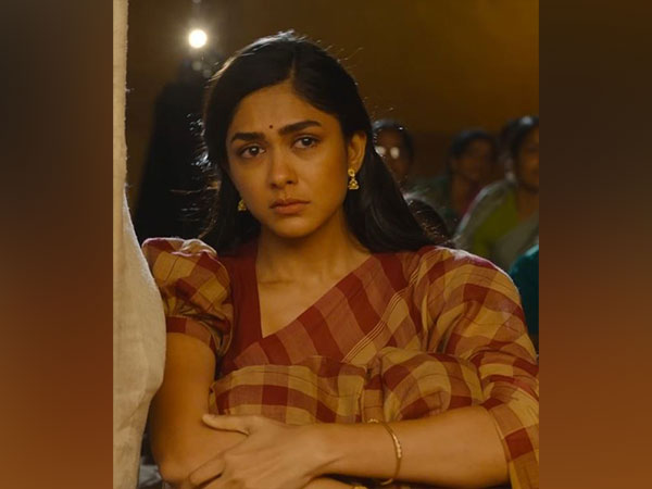 Mrunal Thakur (Image source: Twitter)