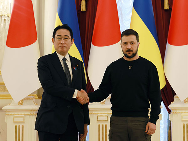 Japan PM Fumio Kishida and Ukraine President Volodymyr Zelenskyy. (Photo:  Japan PMO)
