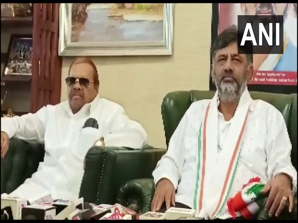 Baburao Chinchansur with DK Shivakumar (Photo/ANI)