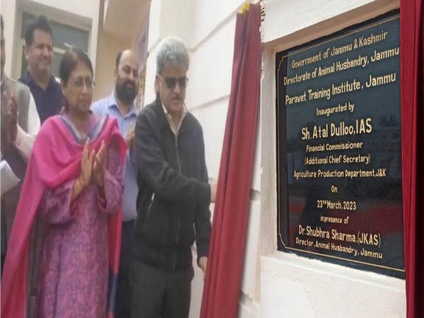 ACS Atal Dulloo inaugurates 20 mobile veterinary units (Photo/ANI)