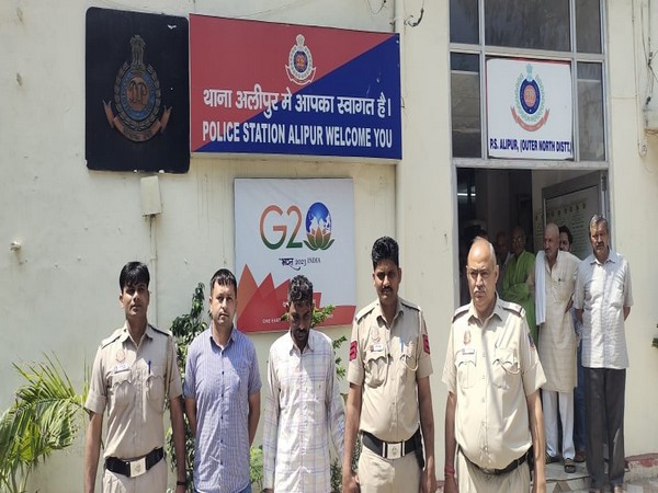 Accused Pervinder in Delhi police custody. (Photo/ANI)